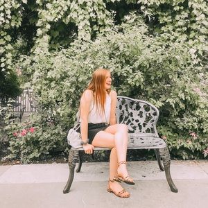 Meet your Posher, Claire